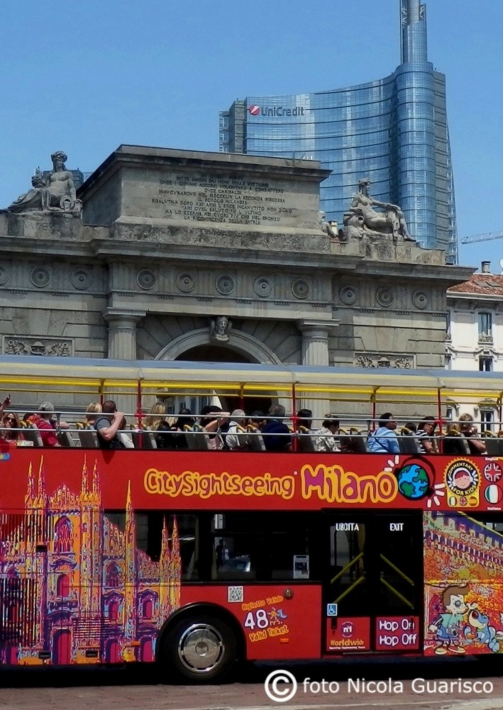 porta nuova bus city sightseeing a milano, porta garibaldi
